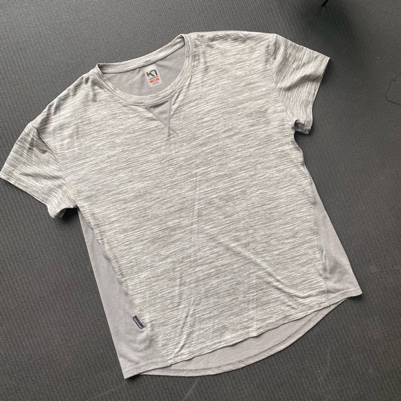 KARI TRAA Running/Yoga t-shirt - Women’s S/P - Picture 3 of 8